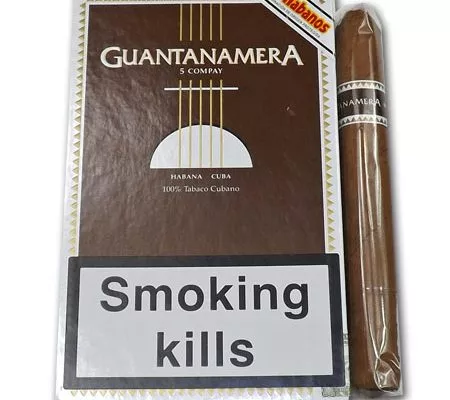 The strings and outline of the guitar are depicted on the packaging of Guantanamera little cigars